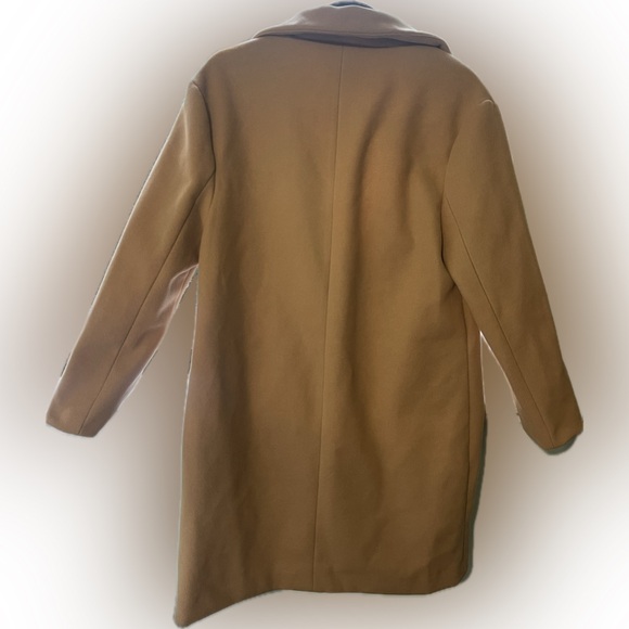 Beautiful Vigoss camel color baggy trench - Picture 2 of 7